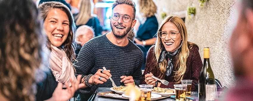 grillspecial - mat vid bordet flera personer