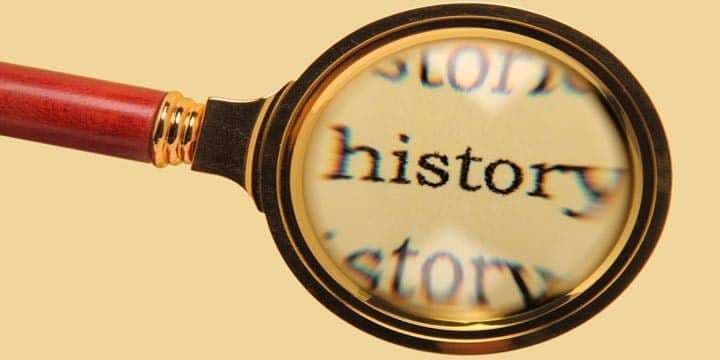 old-magnifying-glass-on-word-history
