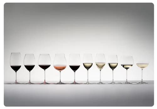 Riedel-glas avsett för vinprovning och servering av vin.