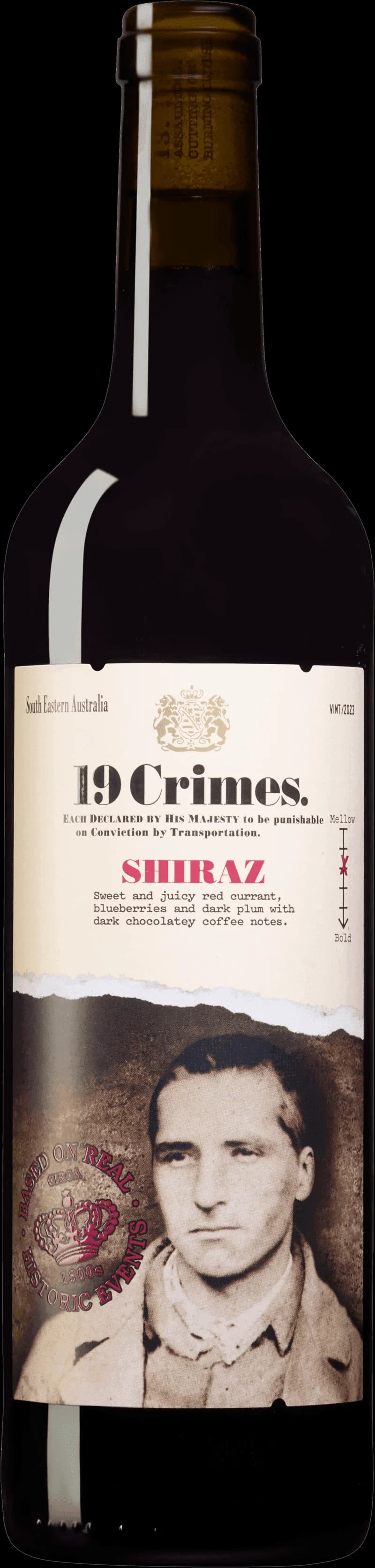 Flaska av 19 Crimes rött vin från 2013 med etikett