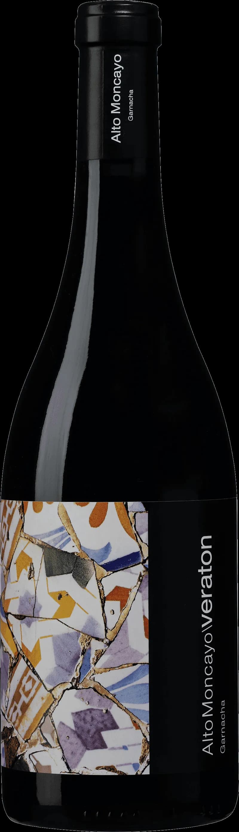Flaska av rött vin från Alto Moncayo på en bordsservering.
