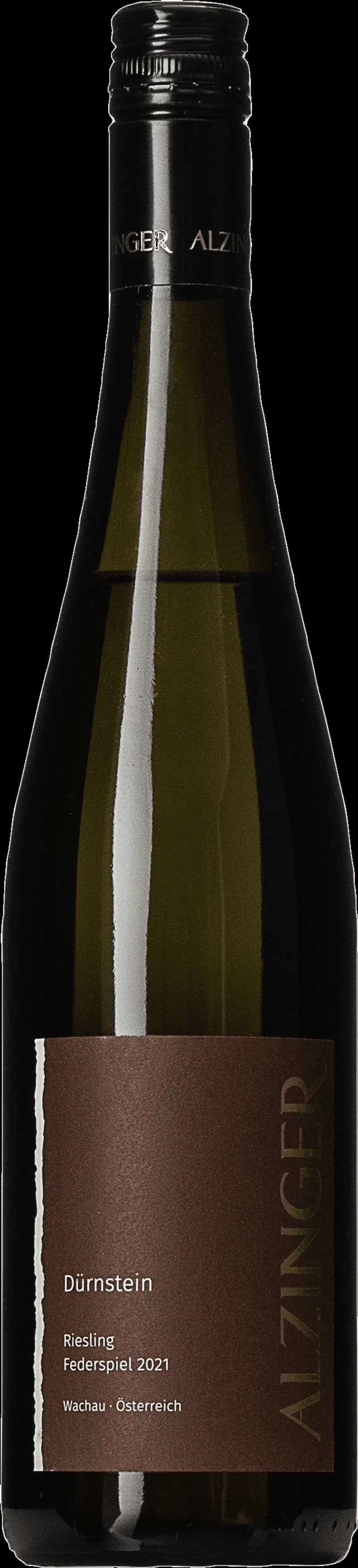 Flaska av Alzinger Dürnstein vitt vin mot en neutral bakgrund.