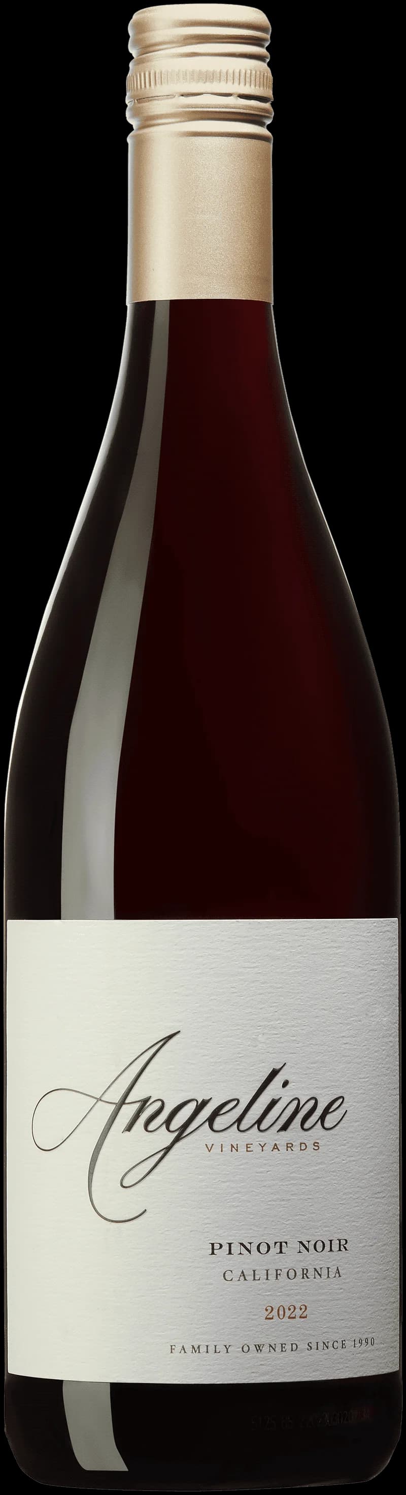 Flaska med rött vin från Angeline Vineyards mot en mörk bakgrund.
