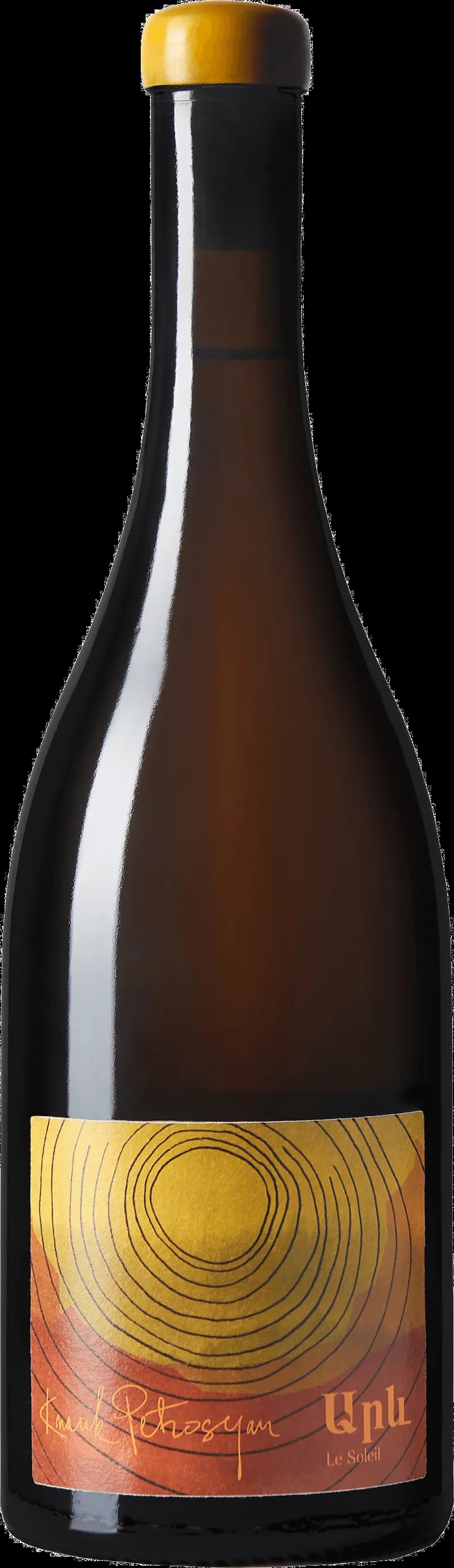 Flaska med vitt vin från AreWine på en ljus bakgrund.