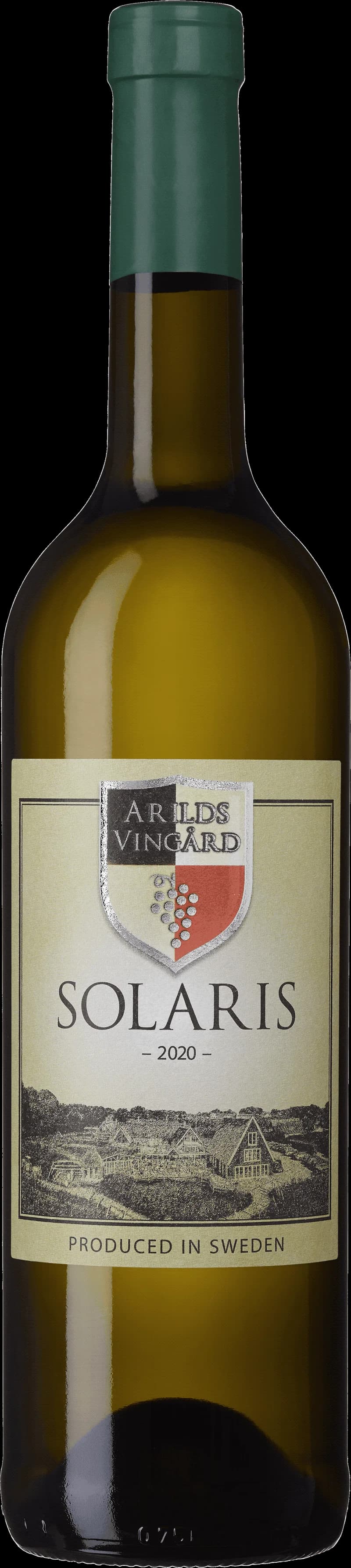 Flaska och glas med vitt vin från Arilds Vingård, druvan Solaris.