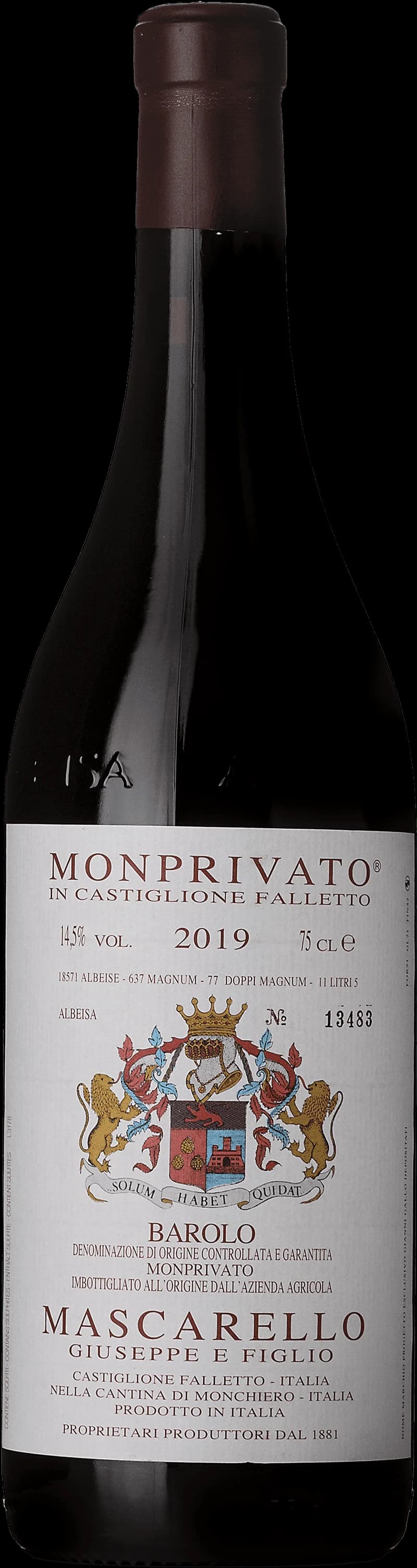 Flaska av rött vin Barolo Monprivato från Piemonte, Italien.