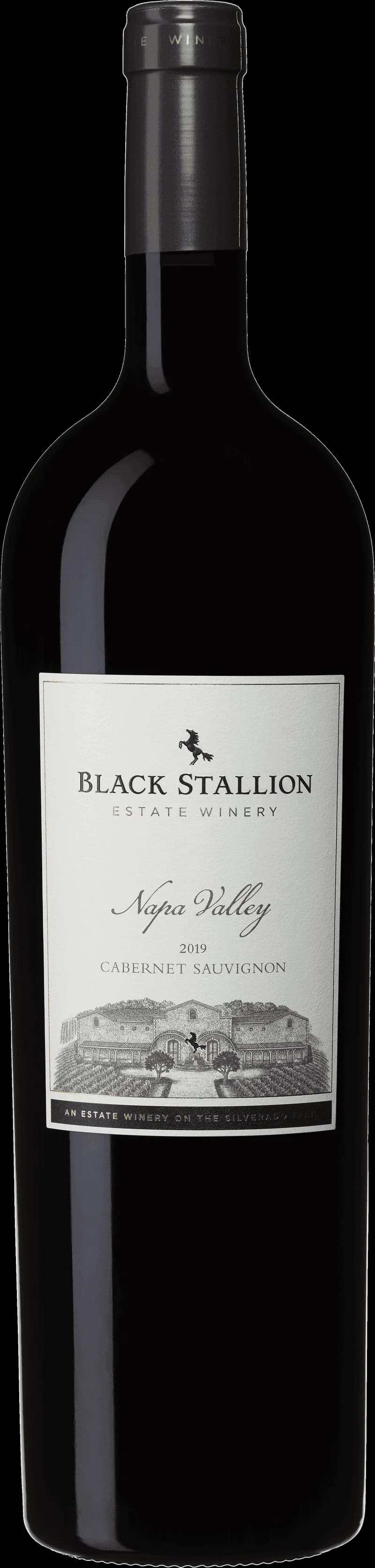 Flaska av rött vin från Black Stallion på en bordsservering.