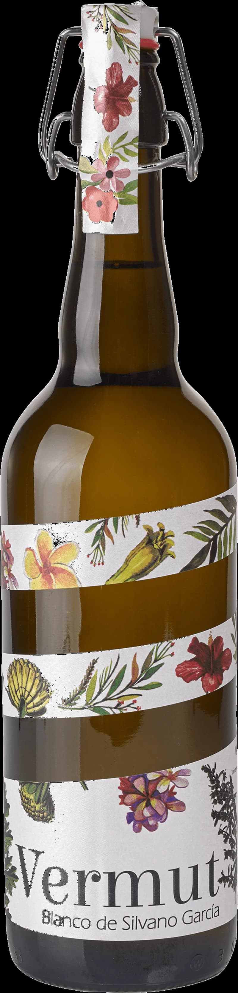 Flaska med Bodegas Silvano Garcia vermouth på en bar.