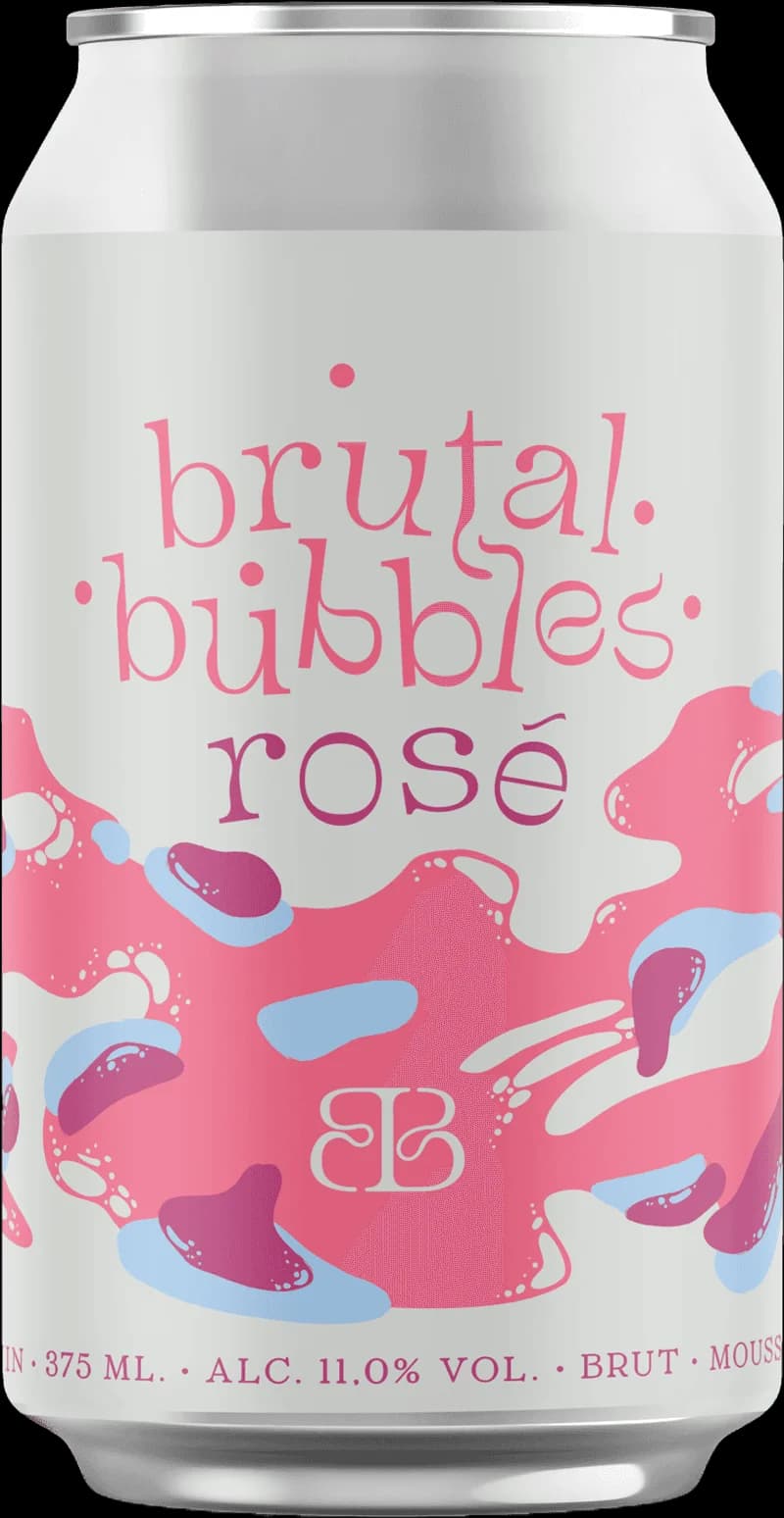 Flaska Brutal Bubbles mousserande vin mot mörk bakgrund