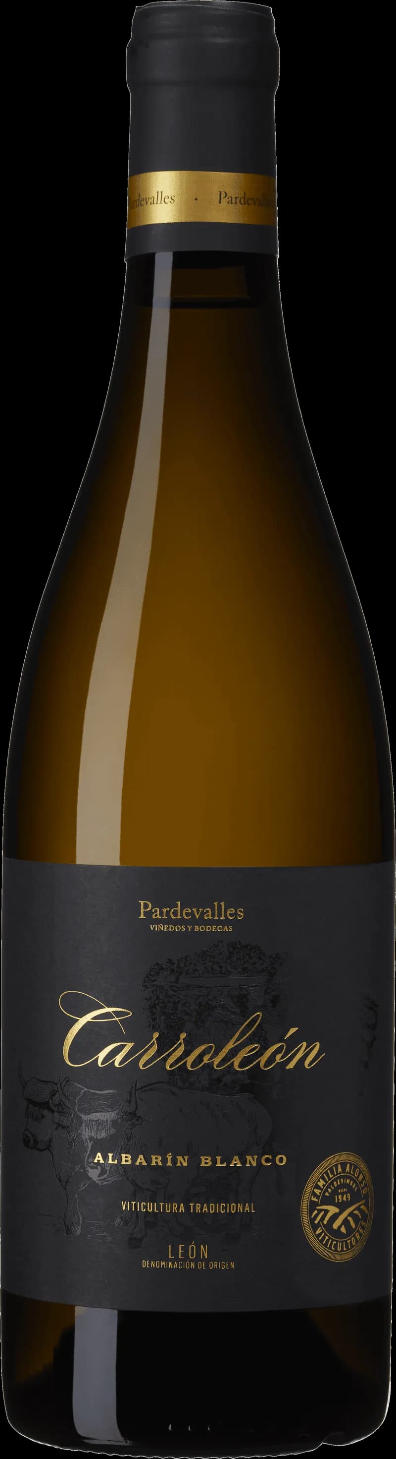 Flaska Carrolén Albariño vitt vin mot ljus bakgrund
