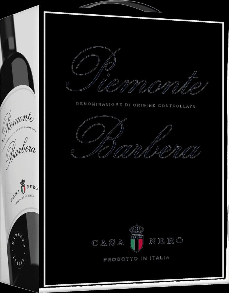 Flaska av rött vin från Casa Nero på en bordsservering.
