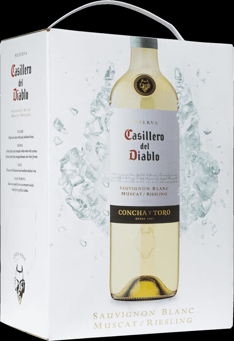Flaska Casillero del Diablo vitt vin på vit bakgrund