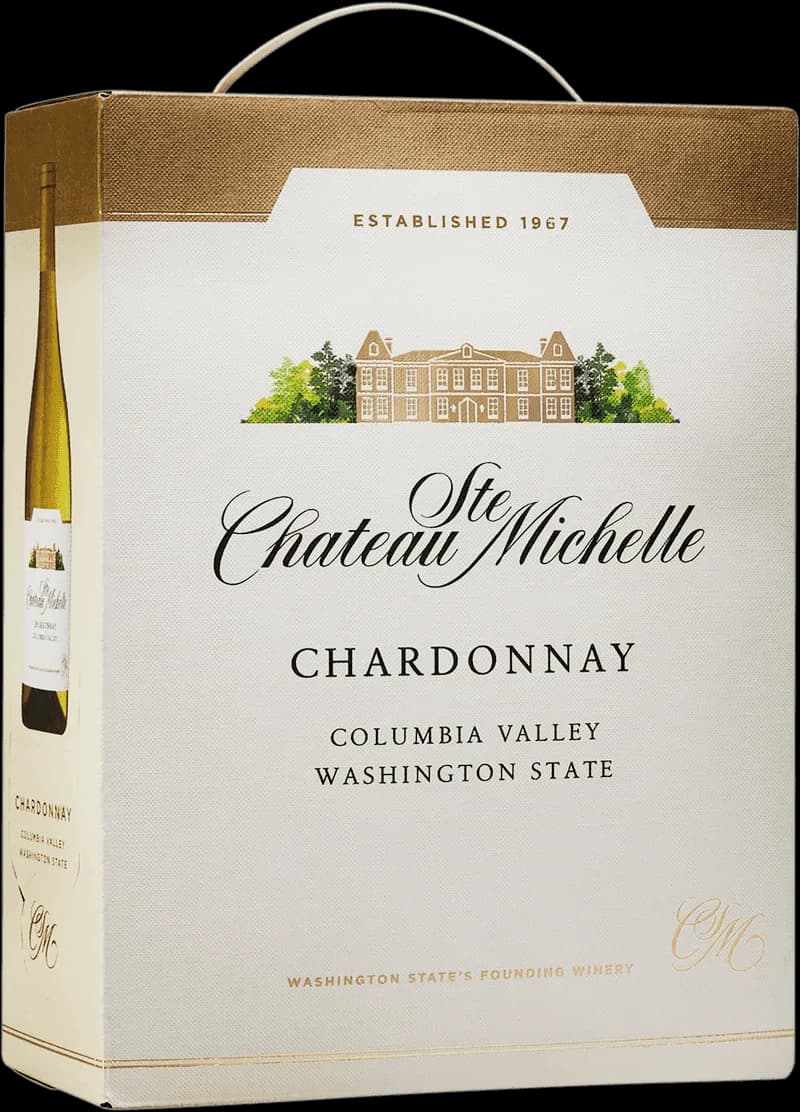 Flaska av Château Ste. Michelle vitt vin mot ljus bakgrund