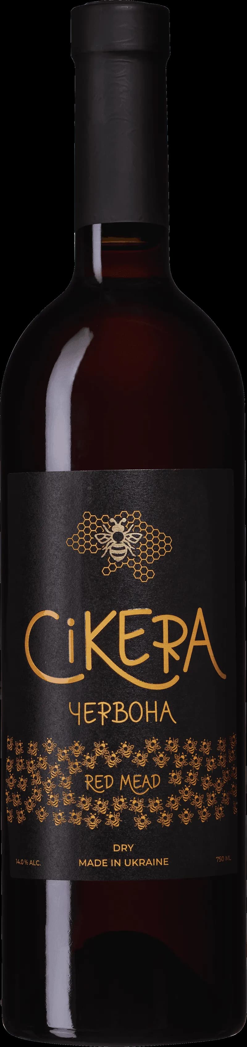 Cikera smaksatt vin och fruktvin i glasflaskor på en bricka.