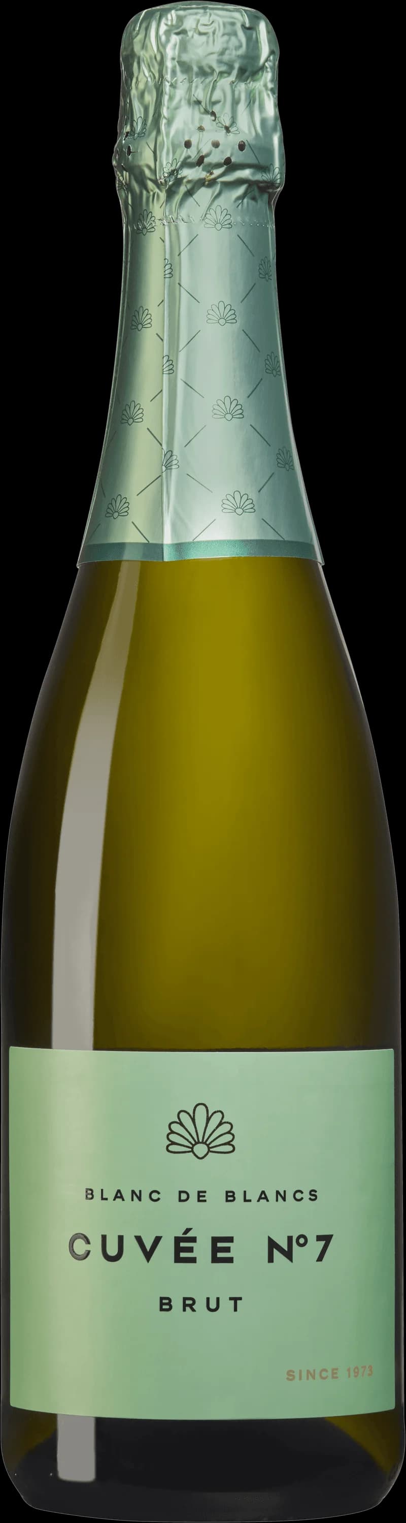 Flaska av Cuvée No. 7 mousserande vin mot en neutral bakgrund.