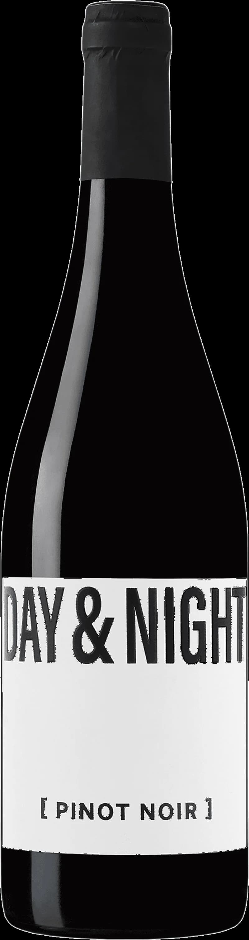 Flaska av rött vin Day Night Pinot Noir på vit bakgrund