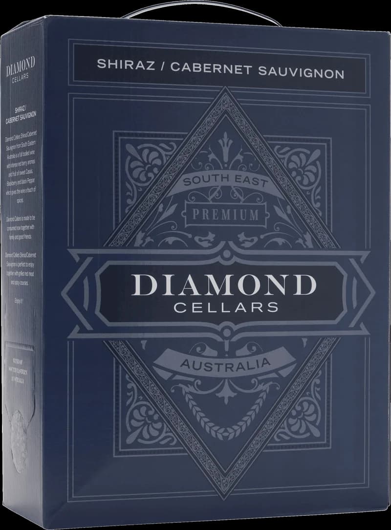 Flaska av Diamond Cellars rött vin på en bordsservering.