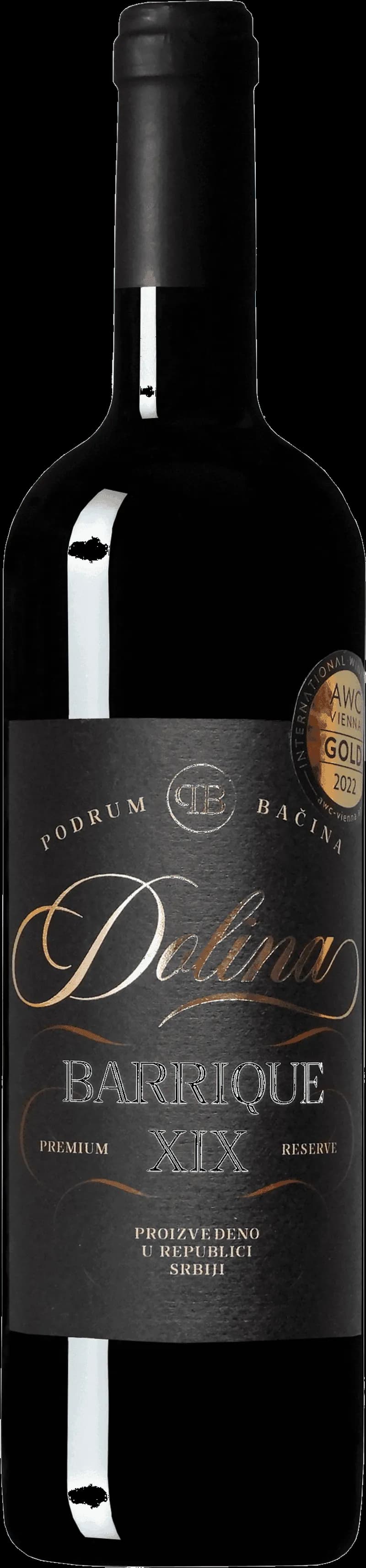 Flaska av Dolina XIX rött vin mot neutral bakgrund