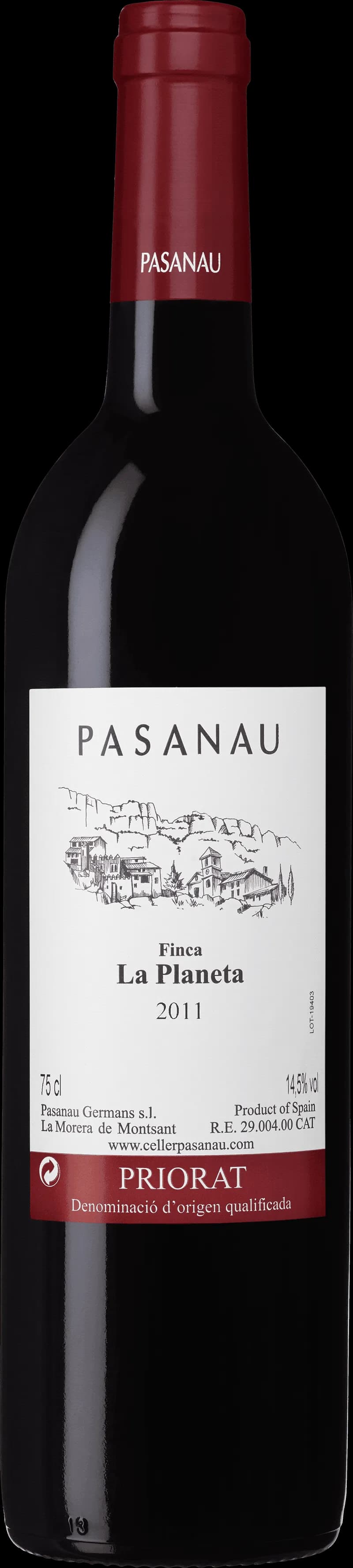 Finca La Planeta rött vin i ett vinglas på en bordsservering