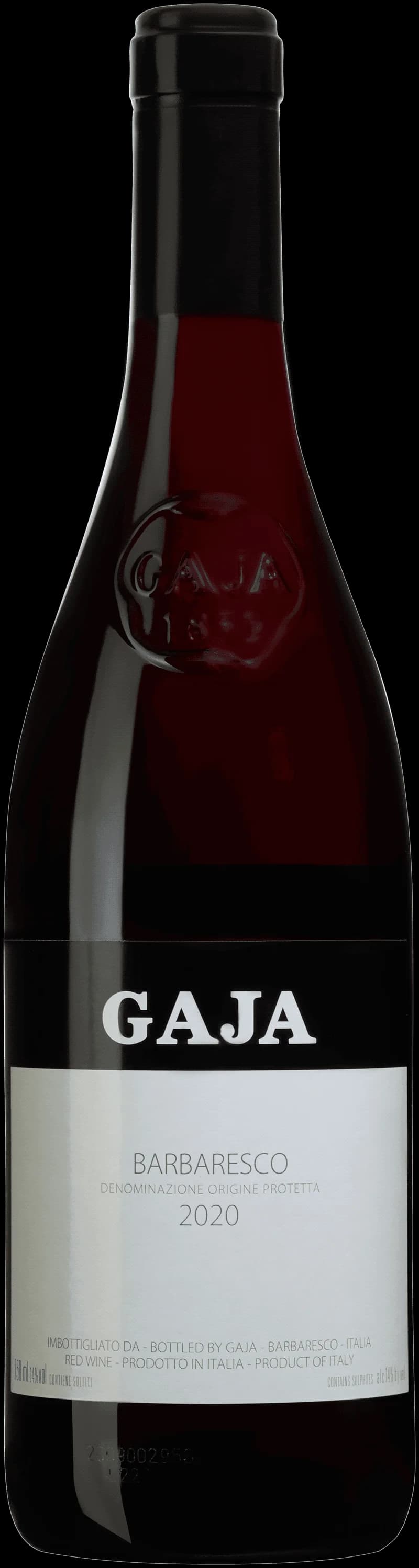 Flaska av rött vin från Gaja på en bordsservering.