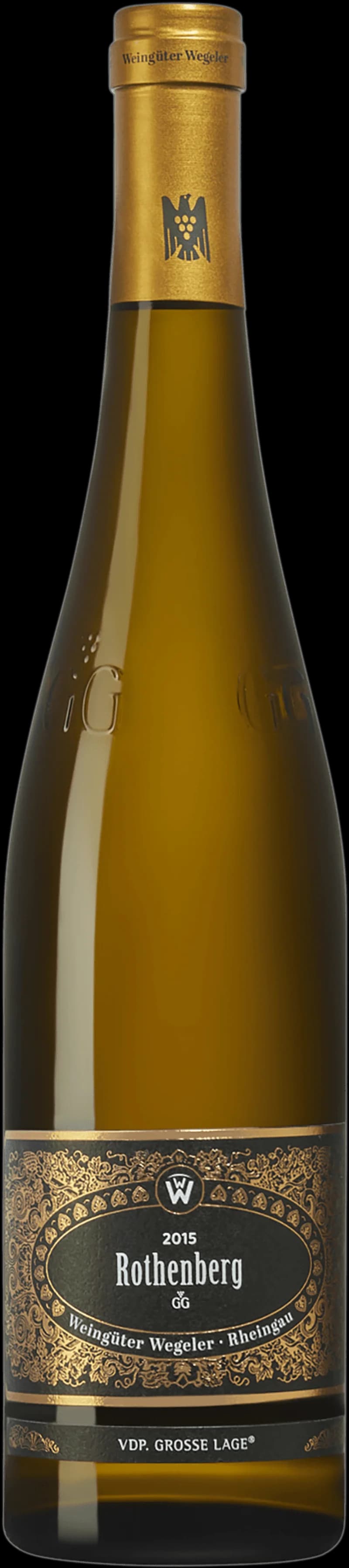 Flaska av Geisenheim Rothenberg Grosses Gewächs vitt vin på en bordsduk.