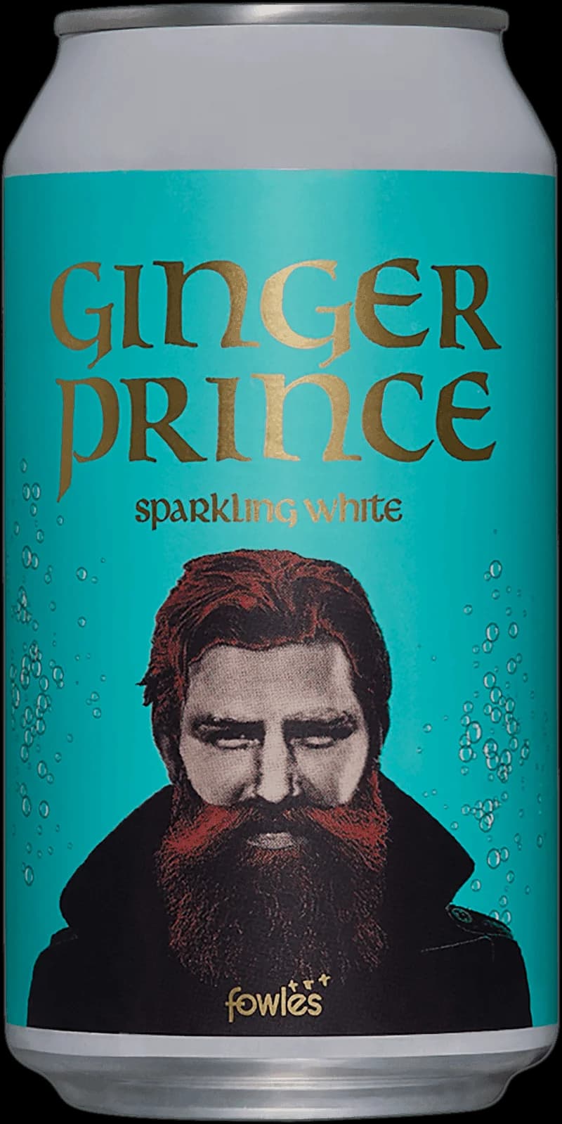 Flaska av mousserande vin Ginger Prince mot en mörk bakgrund.