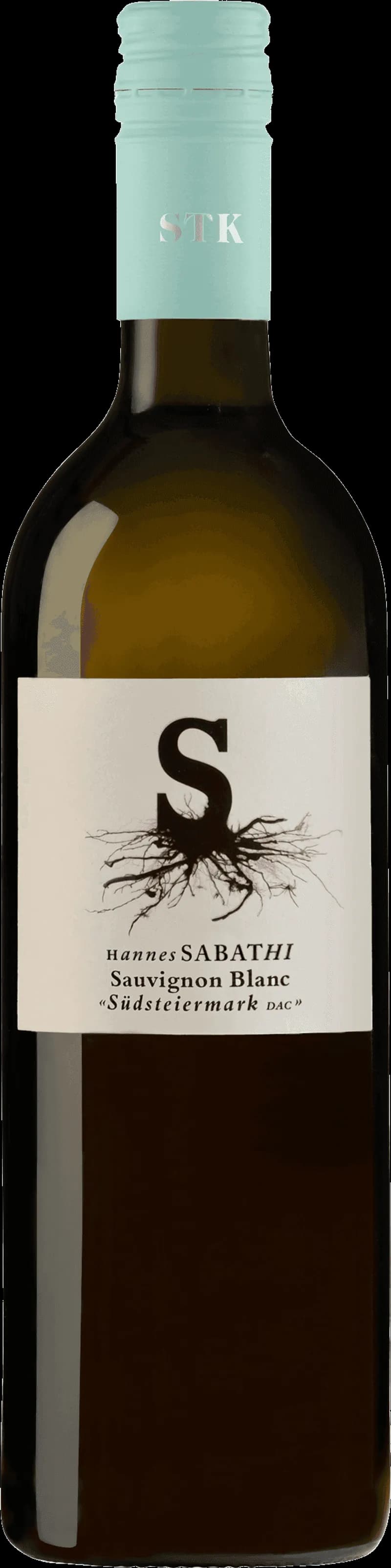 Hannes Sabathi vitt vin i ett glas mot en ljus bakgrund