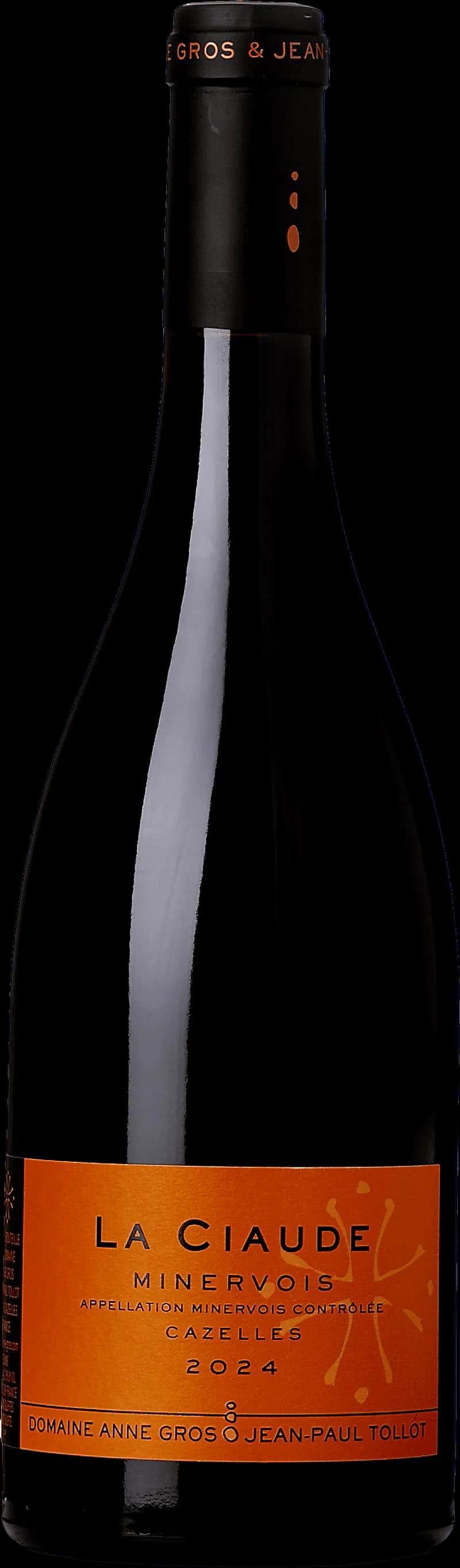 Flaska av rött vin La Ciaude Minervois Rouge från Cazelles på vit bakgrund.