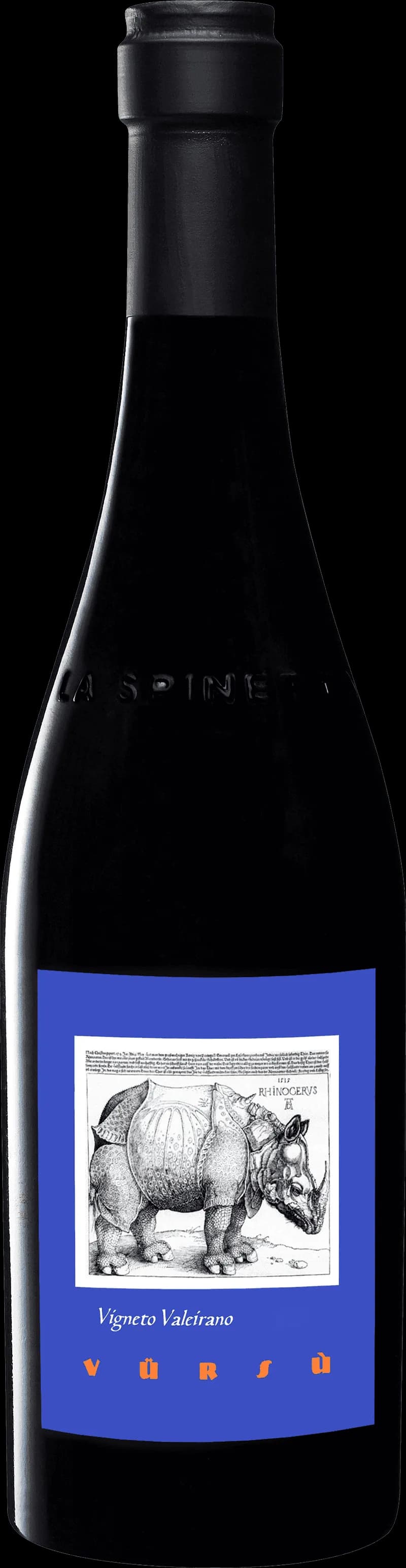 Flaska med La Spinetta rött vin mot mörk bakgrund