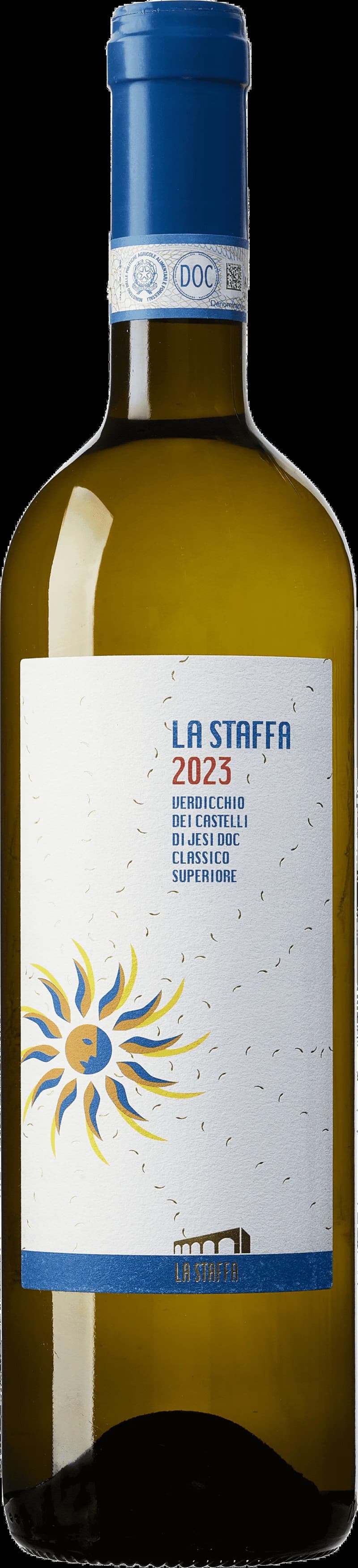 Flaska och glas med La Staffa vitt vin mot ljus bakgrund