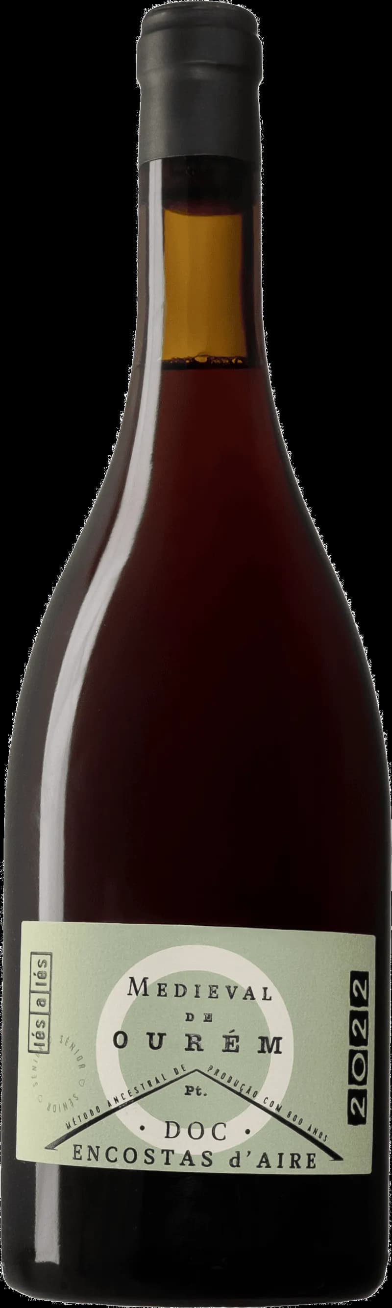 Flaska av rött vin Les à Les på en vit bakgrund