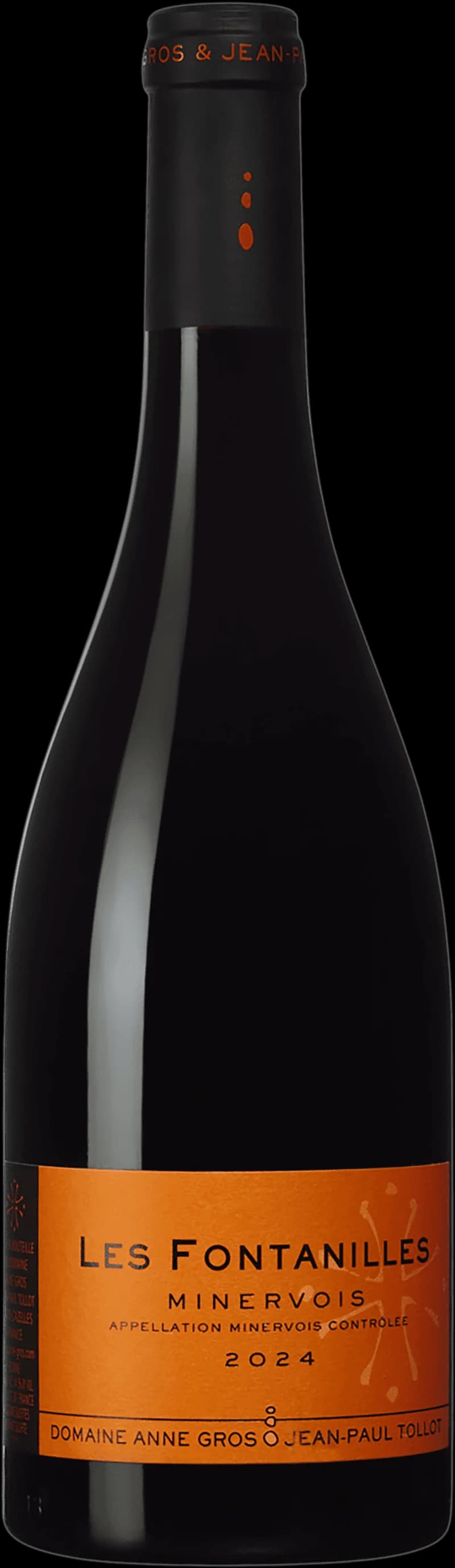 Flaska av rött vin Les Fontanilles på en vit bakgrund.