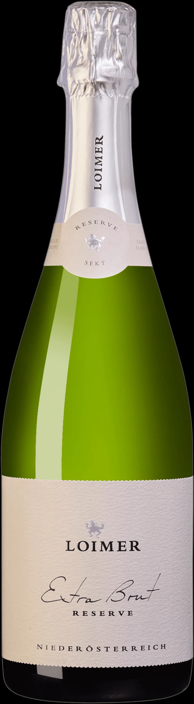 Flaska av Loimer mousserande vin mot en neutral bakgrund.