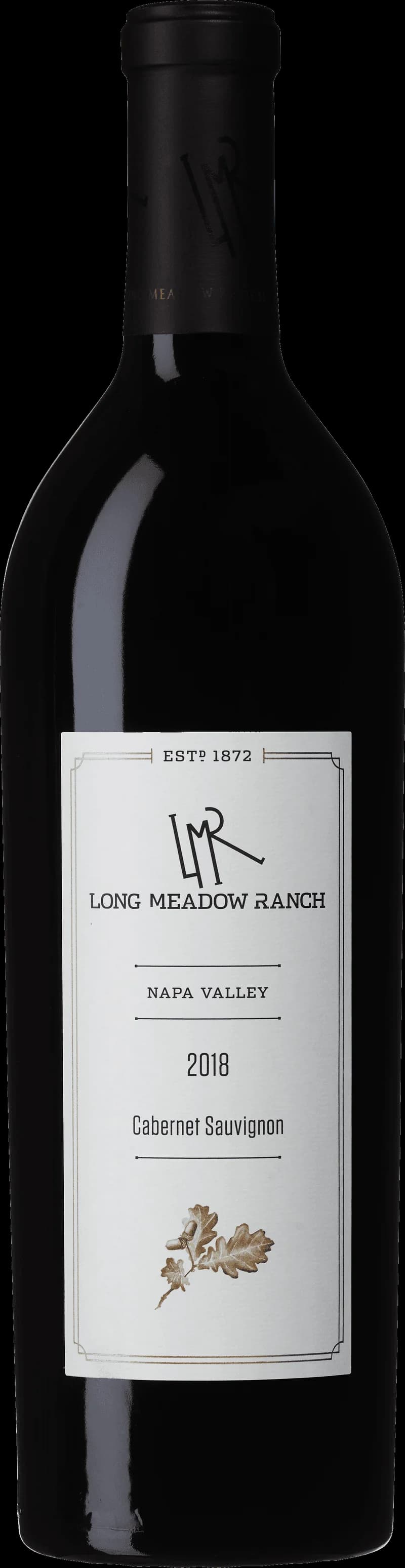 Flaska med Long Meadow Ranch rött vin mot en rustik bakgrund.