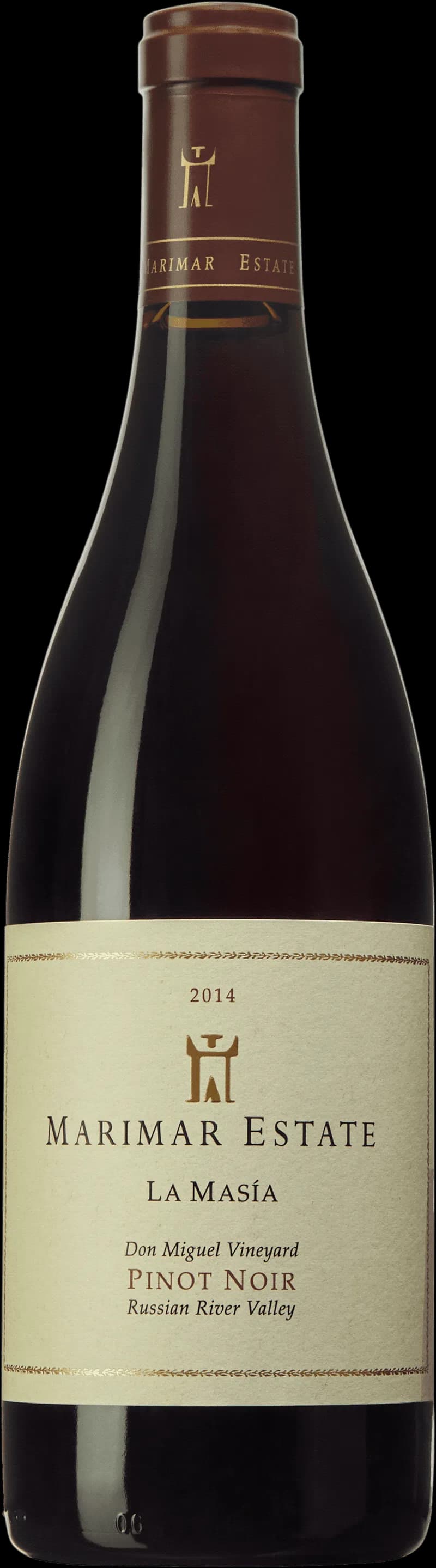 Flaska och glas med rött vin från Marimar Estate