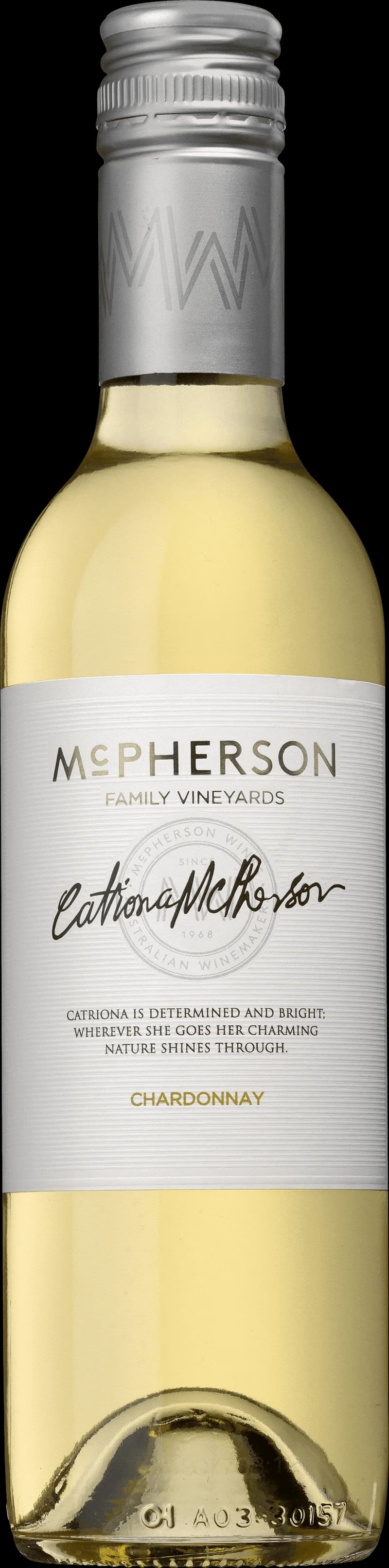 Flaska av McPherson vitt vin mot en ljus bakgrund.