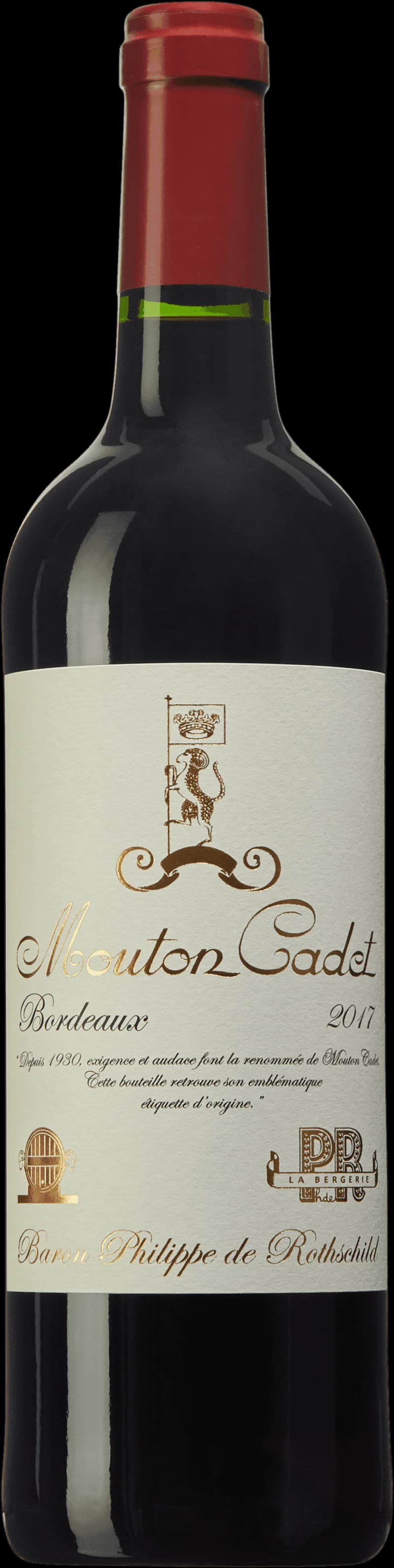 Flaska Mouton Cadet rött vin på vit bakgrund