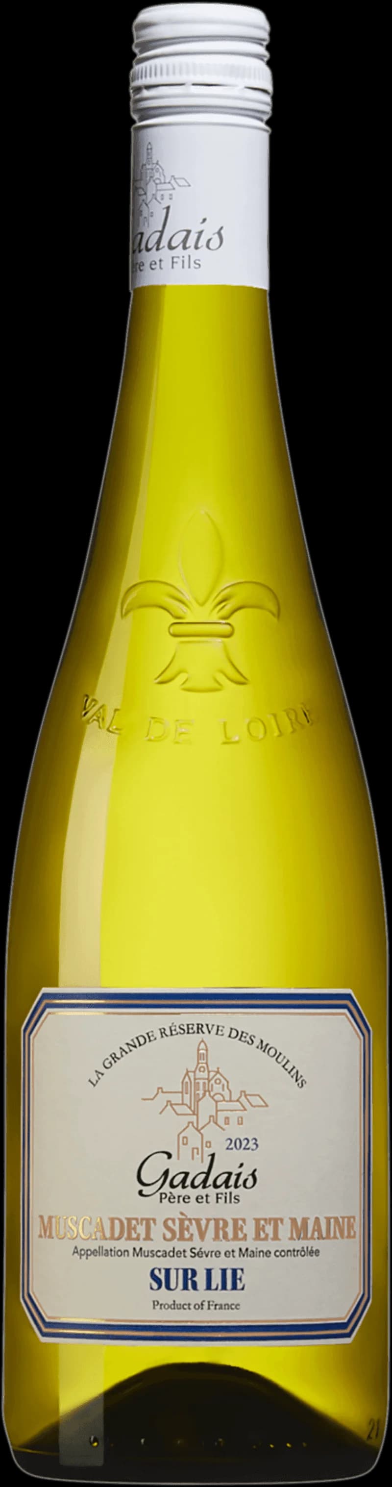 Flaska och glas med Muscadet Sèvre et Maine vitt vin från Loiredalen.