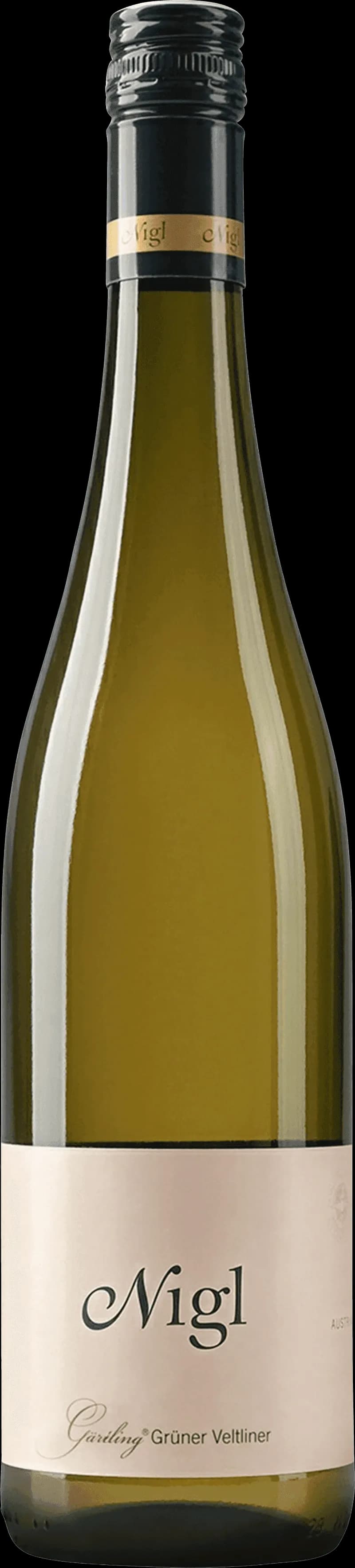 Flaska med vitt vin från Nigl stående mot en ljus bakgrund.
