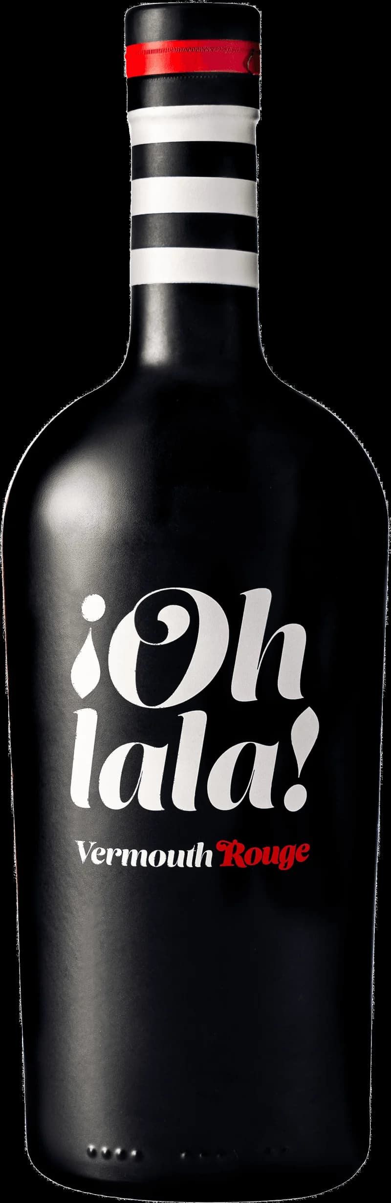 Flaska av Oh Lala Vermouth mot en mörk bakgrund.