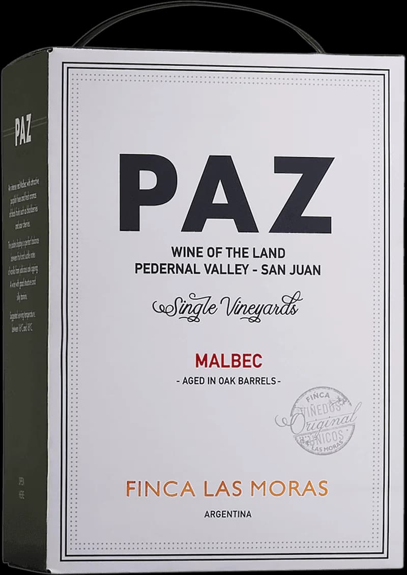 Flaska Paz Malbec rött vin mot neutral bakgrund