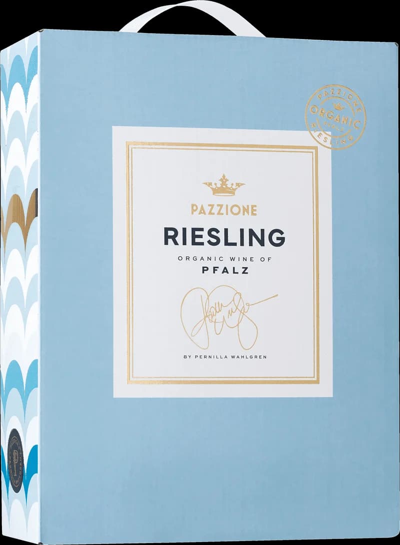 Flaska av Pazzione Riesling Organic från Pfalz, ett ekologiskt vitt vin.