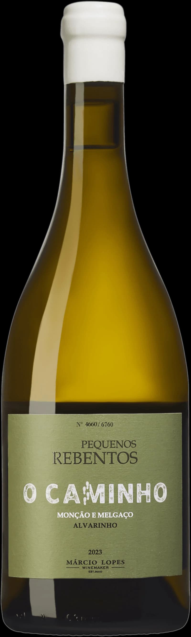 Flaska av vitt vin från Pequenos Rebentos på en ljus bakgrund.