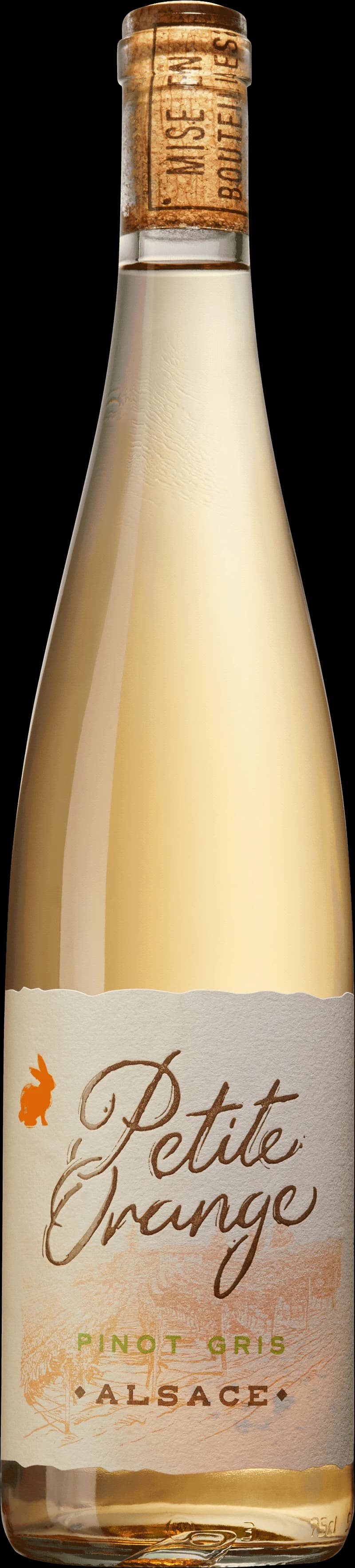 Petite Orange vitt vin i ett glas mot ljus bakgrund.