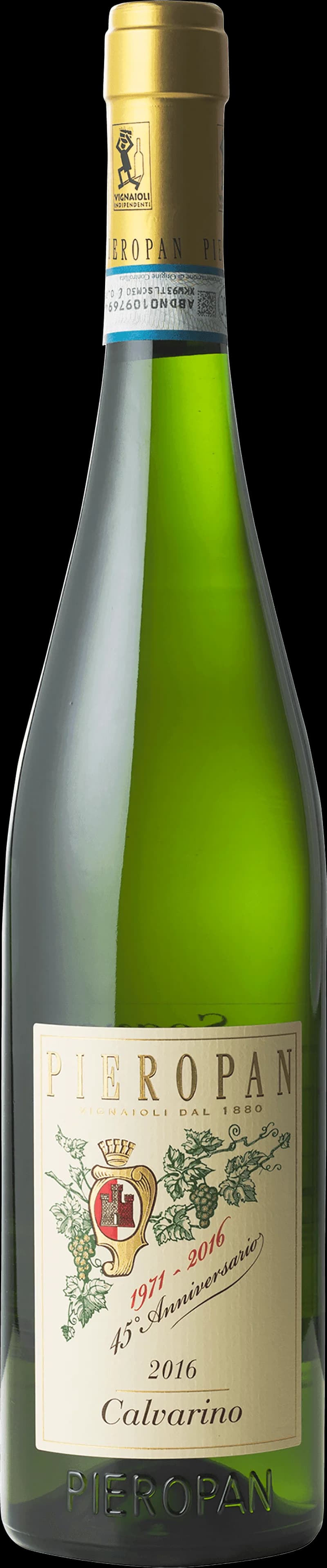 Flaska med vitt vin från Pieropan på en ljus bakgrund.