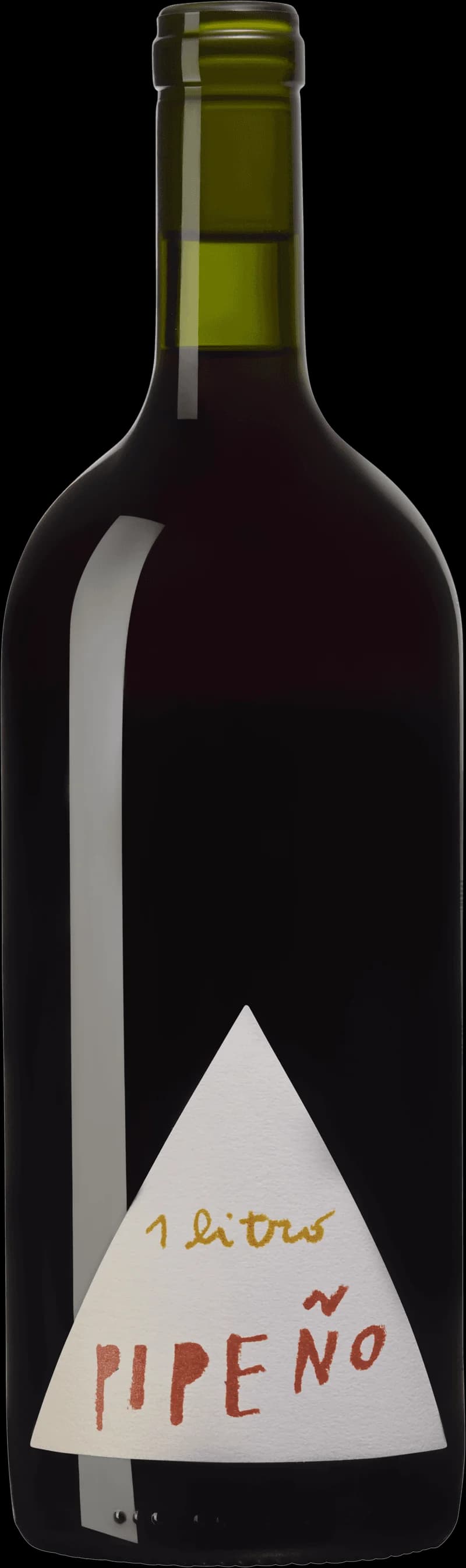 Flaska med Pino Rom och ett glas rött vin på ett bord.