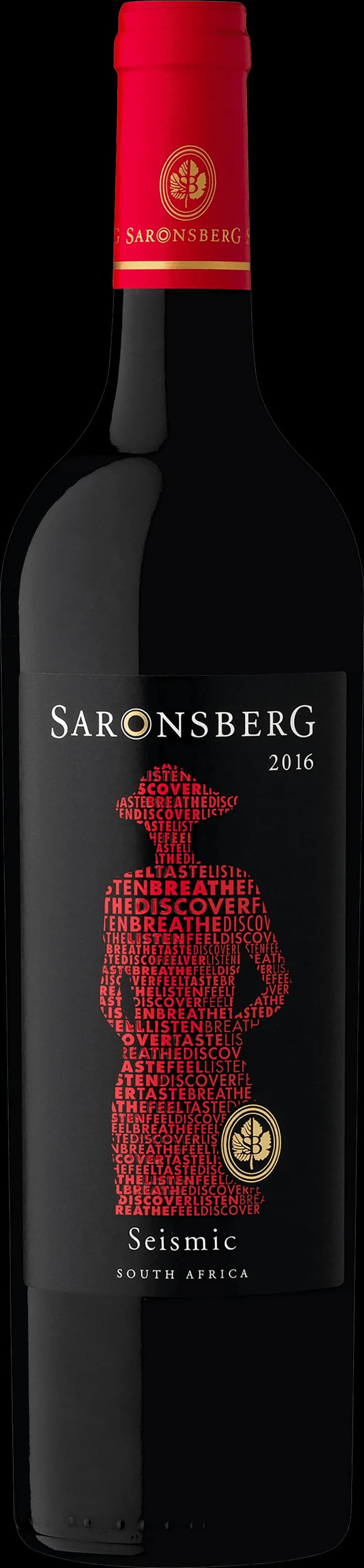 Närbild på ett glas rött vin med mörk rubinröd färg, bakgrunden är suddig.