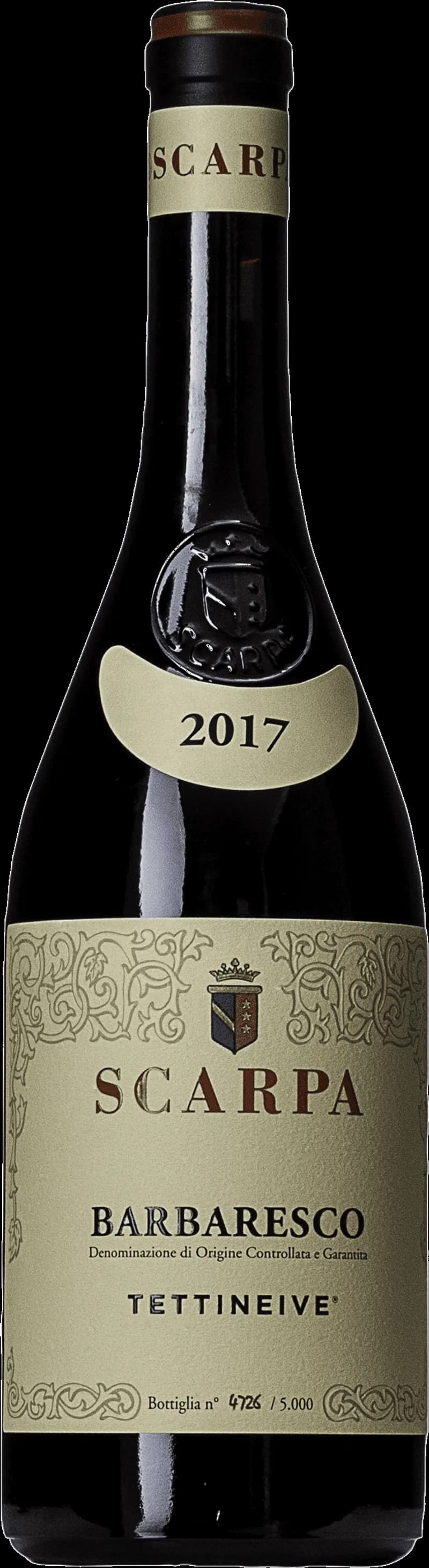 Flaska av Scarpa rött vin på bordet