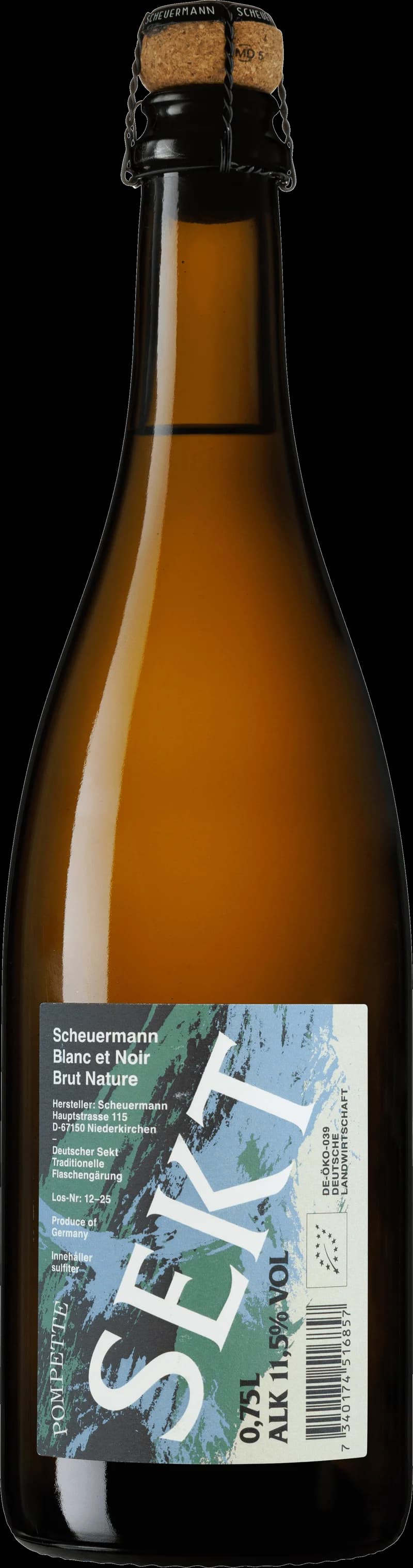 Flaska av mousserande vin Sekt Blanc et Noir Brut Nature mot ljus bakgrund.