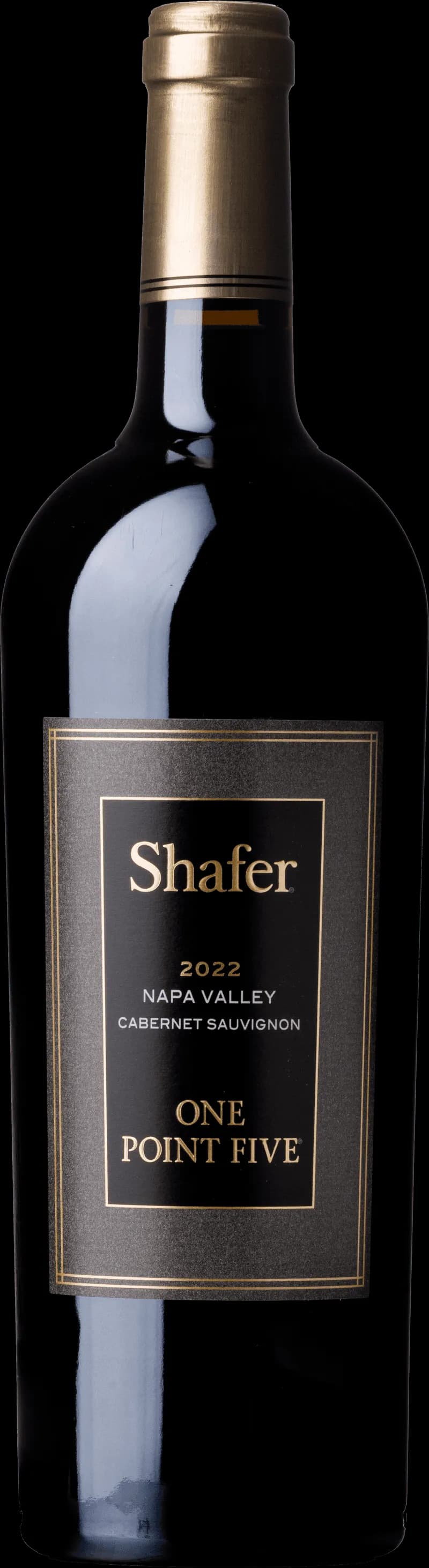 Flaska med rött vin från Shafer Vineyards mot en mörk bakgrund.